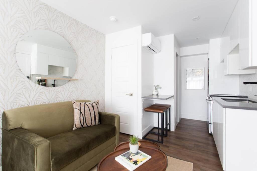Wonderful Studio In Little Italy With Full Bath By Den Stays Montréal Kültér fotó