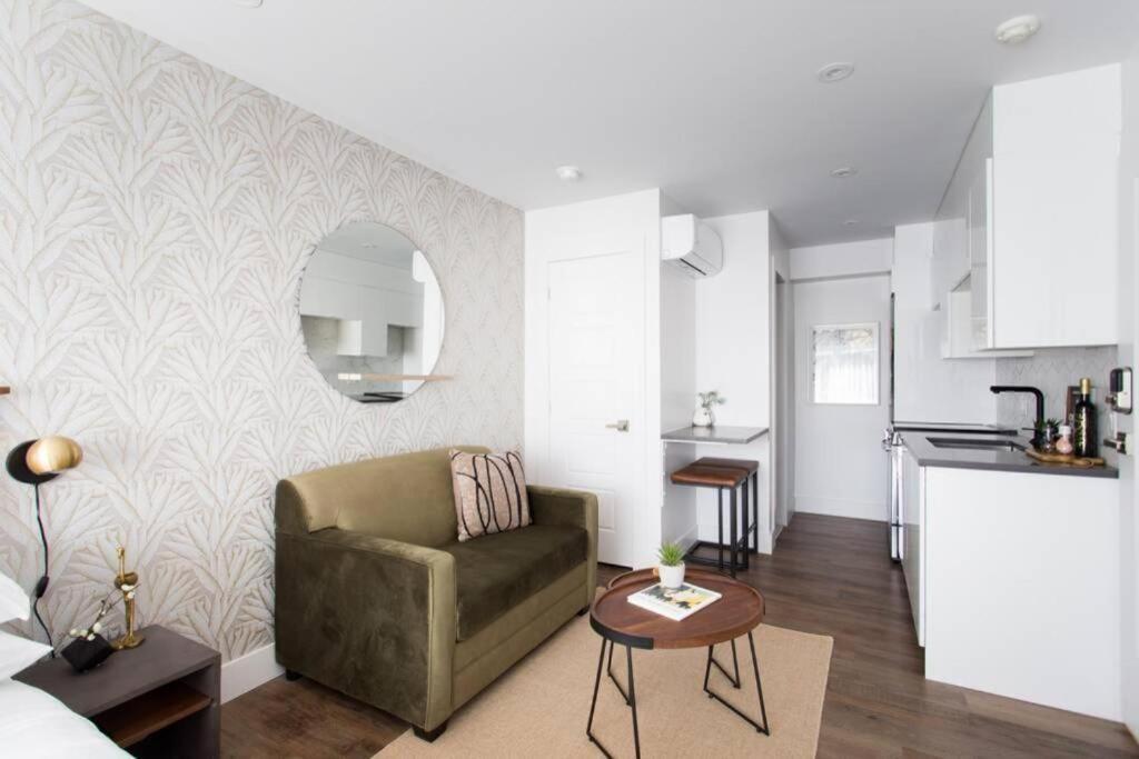 Wonderful Studio In Little Italy With Full Bath By Den Stays Montréal Kültér fotó